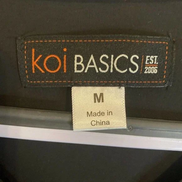 Koi Basics Scrub Top Kade 1011 V-Neck Black Medium - Picture 2 of 8